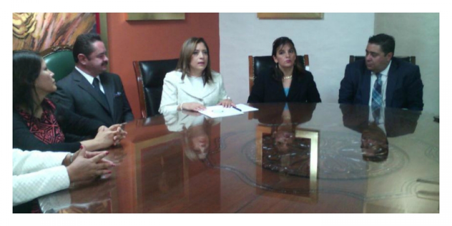 Entrega senadora un exhorto al Congreso de Morelos para crear la Comisión de la Familia