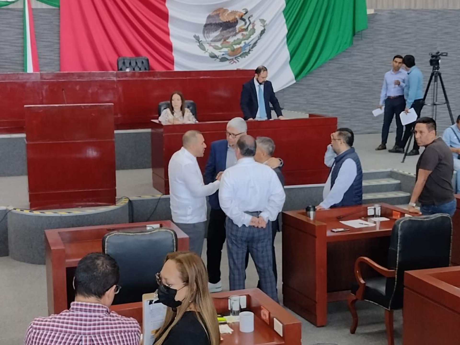 A los diputados sólo les interesa clausurar su trienio
