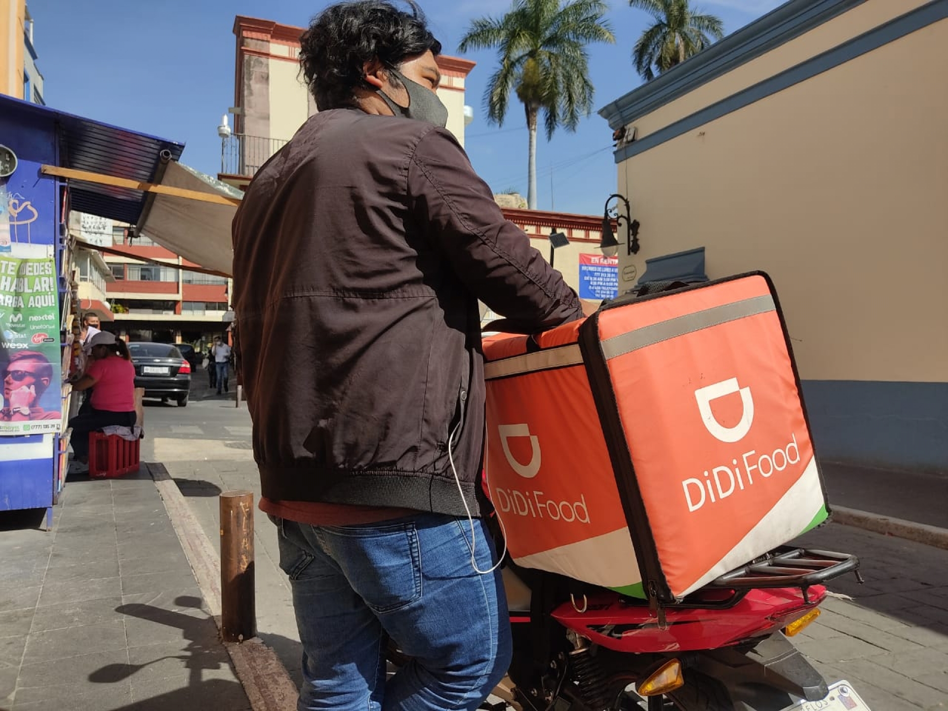 Batallan repartidores contra inseguridad