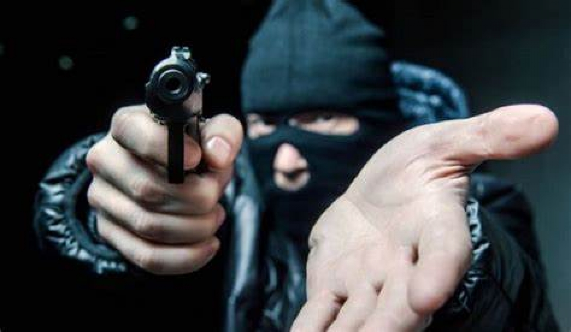 Hombres armados lo despojaron de su vehículo
