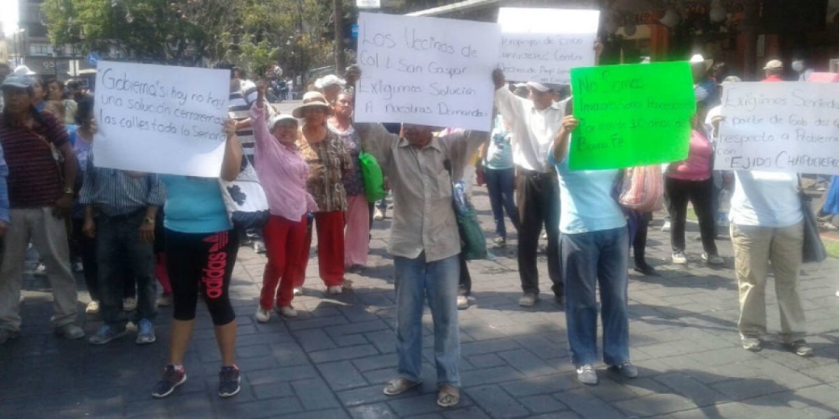 Habitantes de San Gaspar se manifiestan en el centro de Cuernavaca