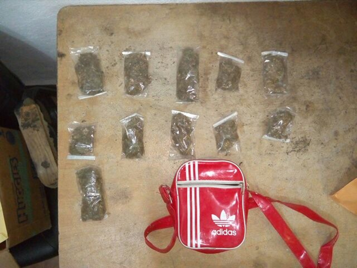 Aprehenden a tres supuestos distribuidores de droga en Tlaltizapán