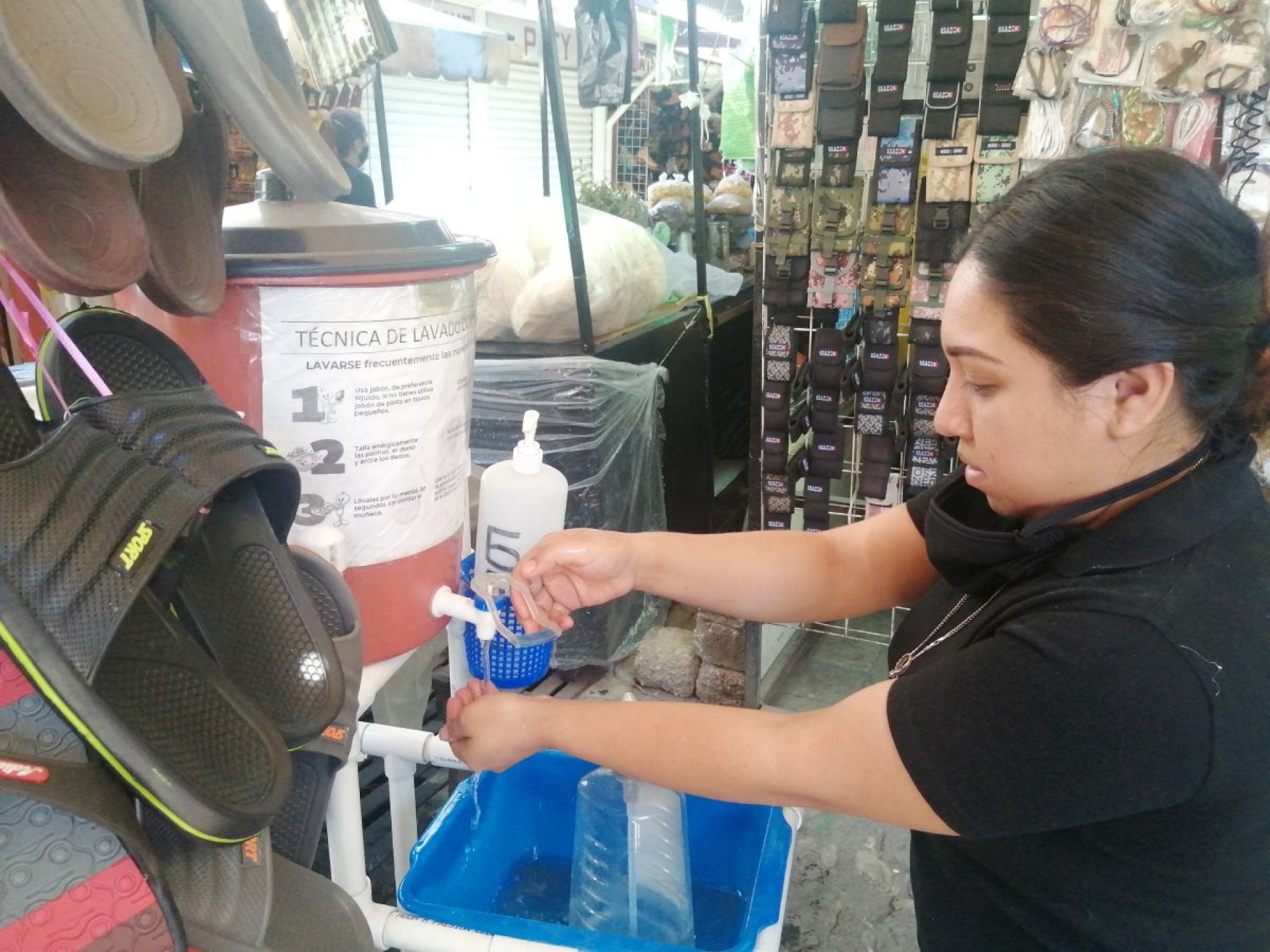 Reforzarán medidas sanitarias en mercados y tianguis