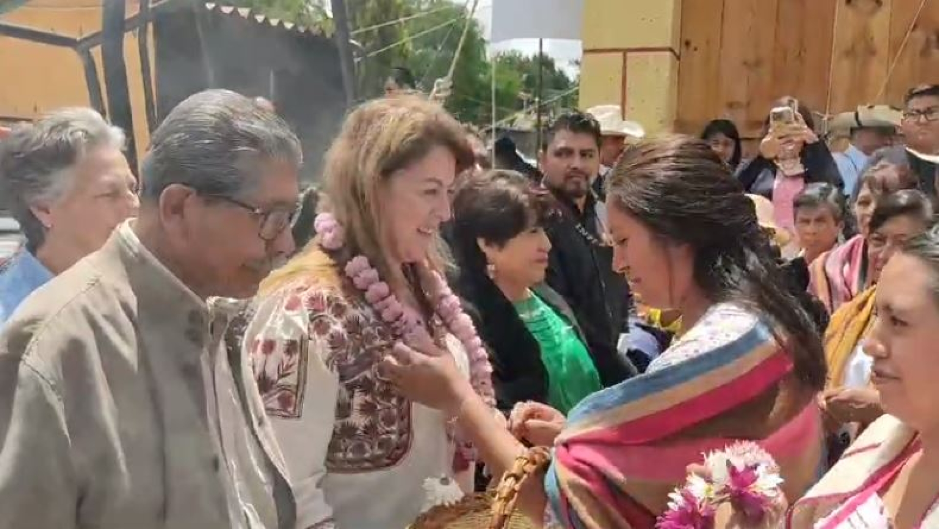Encabeza Margarita González 'Campaña nacional de entrega de documentos agrarios' en Hueyapan