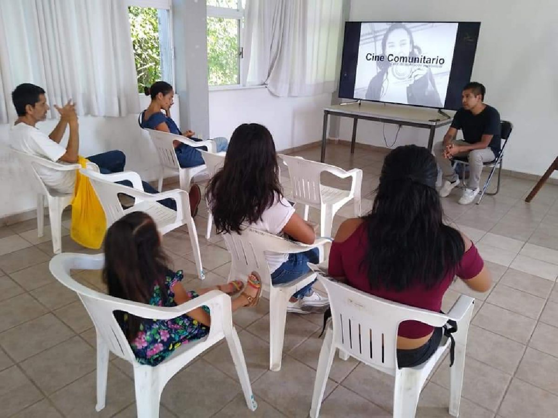 Imparten taller de cine comunitario en Coatlán del Río