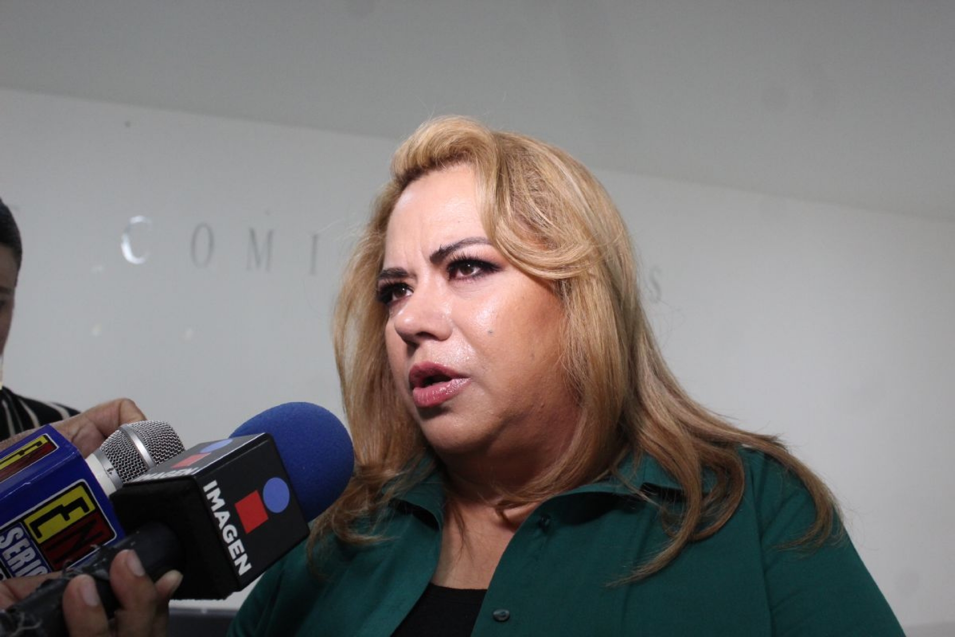 Mil burócratas estatales solicitan su jubilación