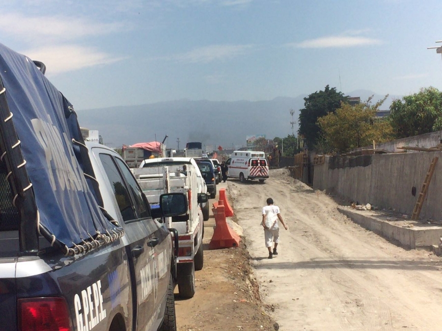 Se enterró una varilla en la cabeza al caer de un andamio