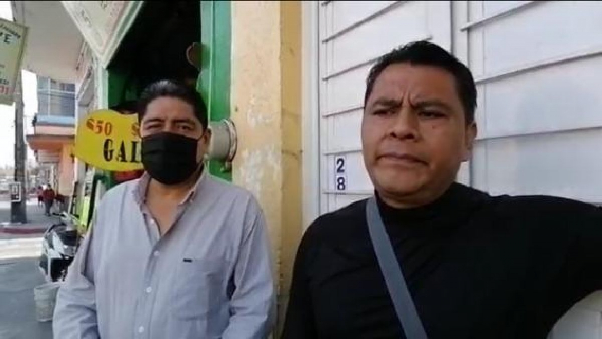 Para atraer clientes, comerciantes iluminan calles de Cuautla