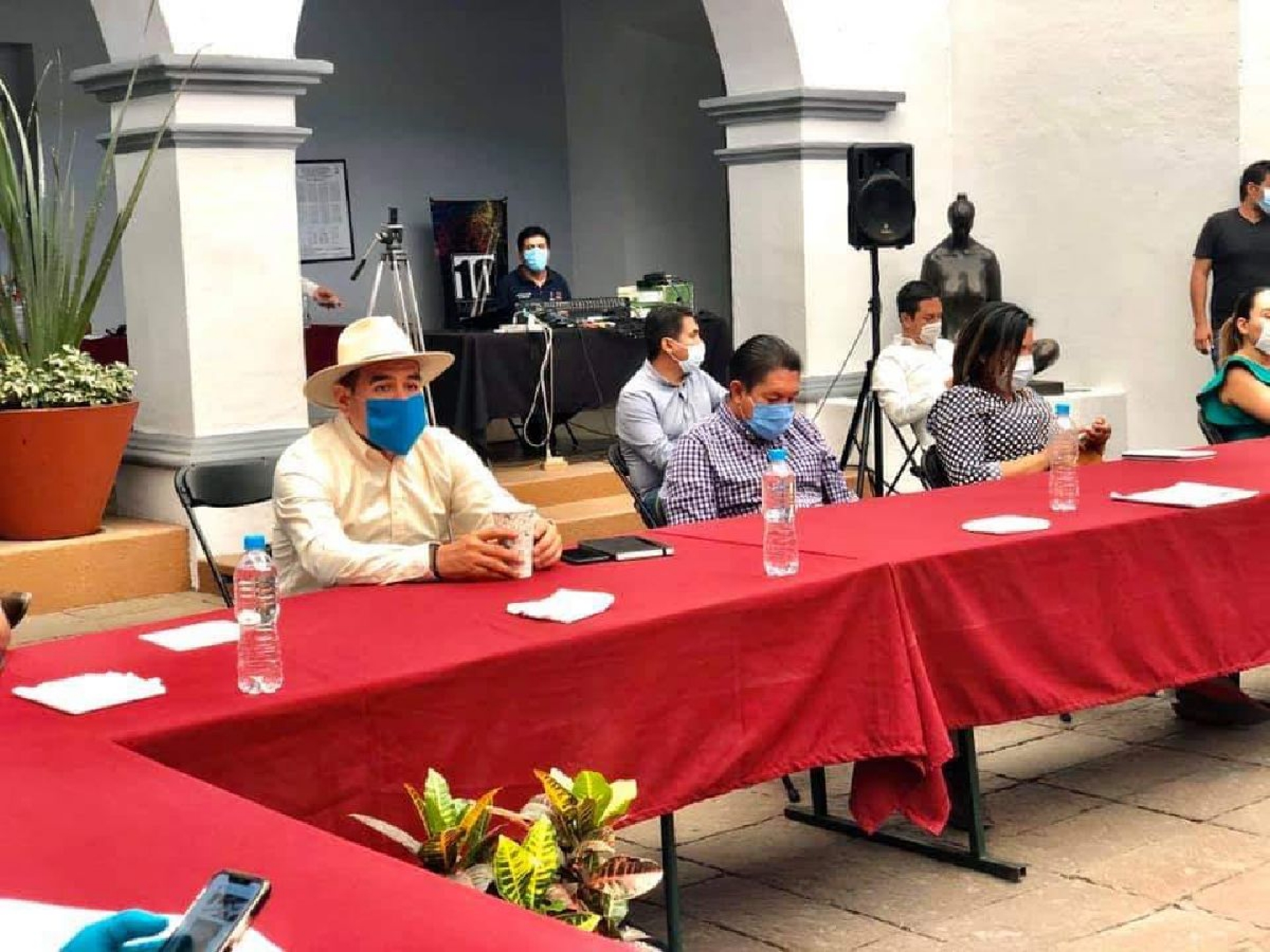 Solicitan alcaldes redirigir recursos para atender afectaciones por la emergencia sanitaria