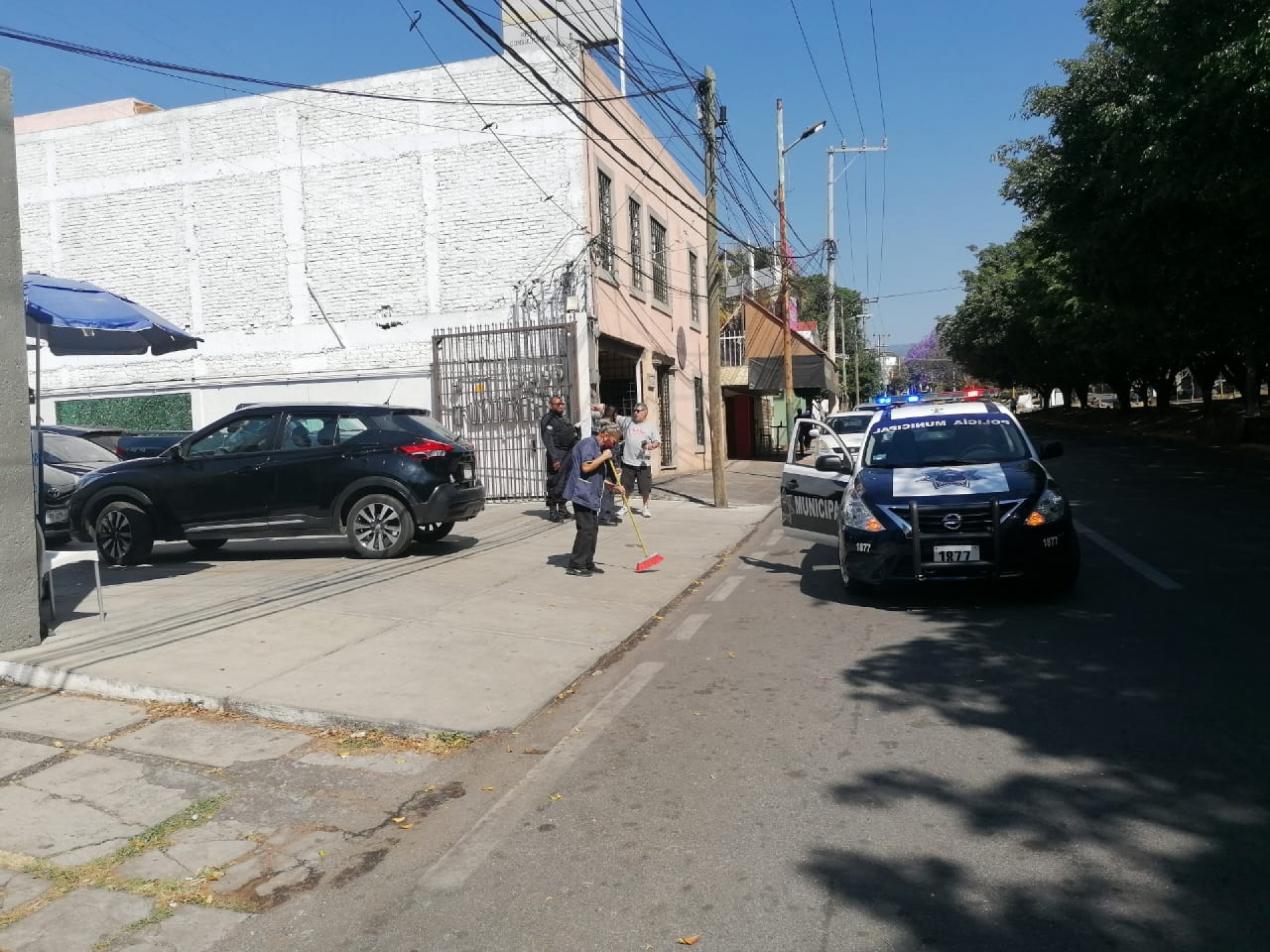 Roban camioneta en avenida Teopanzolco, en Cuernavaca