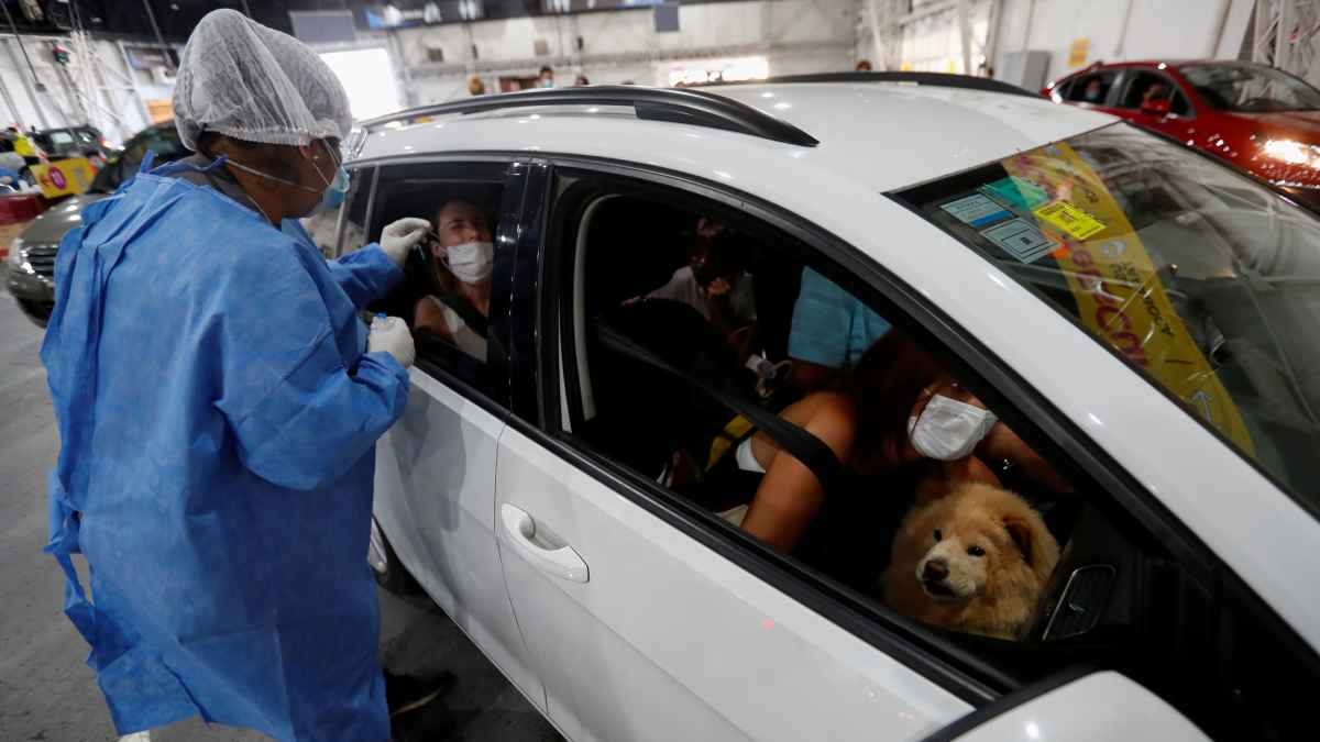 Toque de queda en Argentina por alza de contagios COVID-19