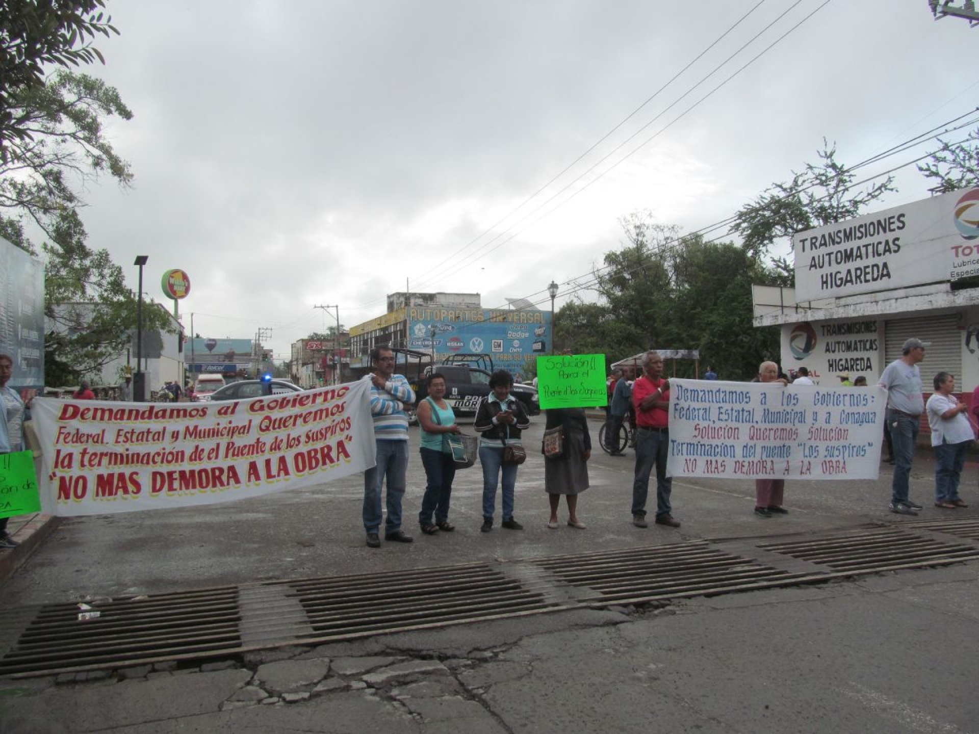 Tras bloqueo, acuerdan terminar puente de “Los Suspiros”
