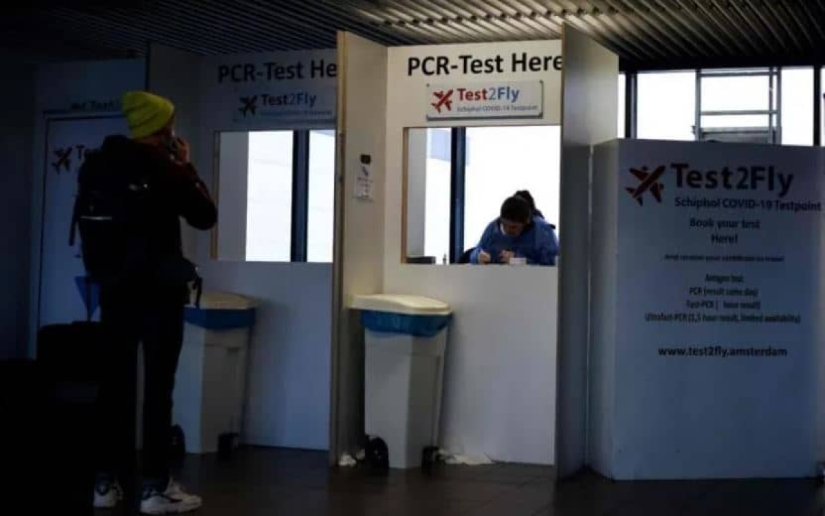 España detecta primer caso de la variante Ómicron de COVID-19