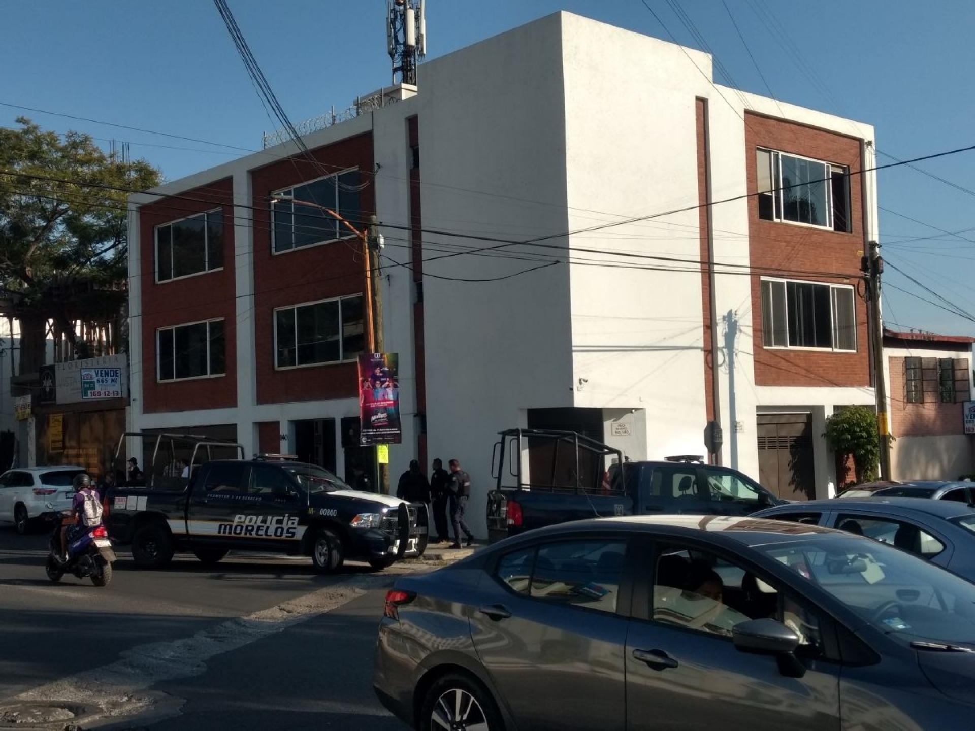 Ataque en edifico deja dos heridos