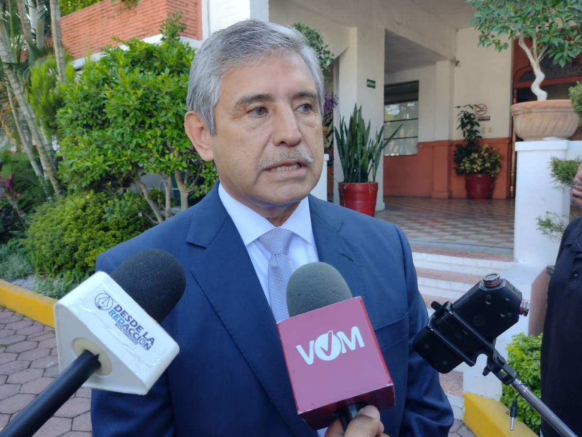 Restaurante no tiene permiso para colocar estructura en calle Hidalgo
