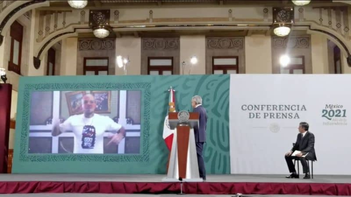 AMLO cierra mañanera con canción de Calle 13, "Digo lo que pienso"