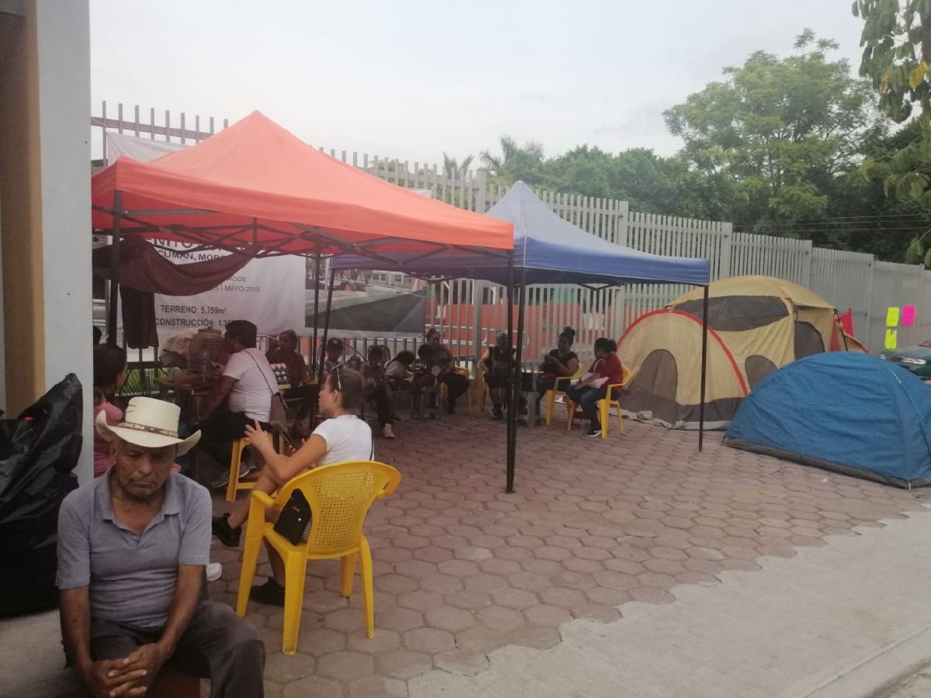 Piden salida de directora de primaria de Ticumán