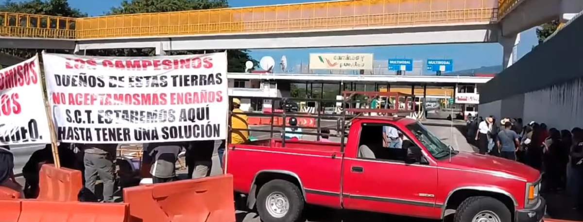 Suspenden campesinos bloqueo de autopista La Pera-Cuautla