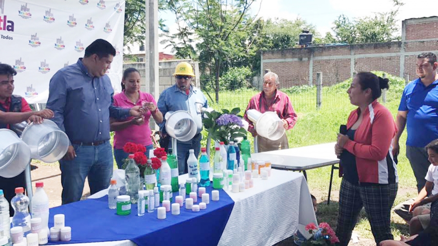 Clausura Paco Sánchez  curso de tecnologías domésticas en Los Girasoles