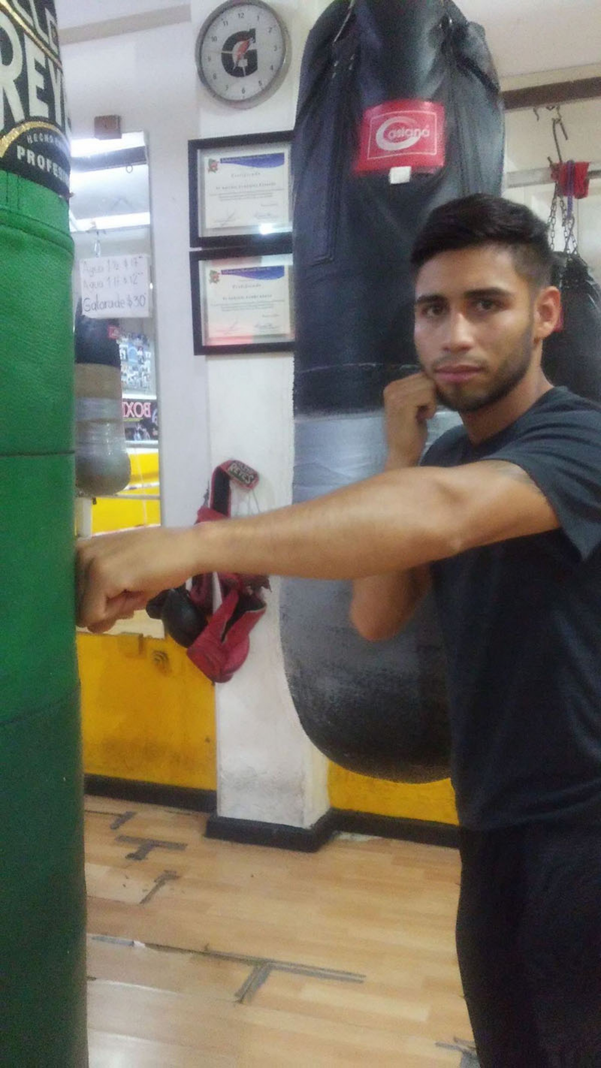 Brian González quiere mantenerse invicto