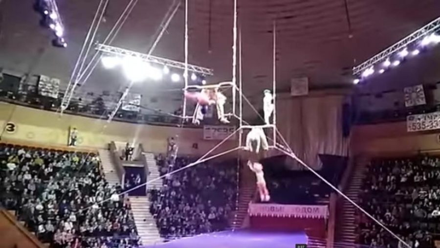 VIDEO: Acróbata cae durante una actuación en circo