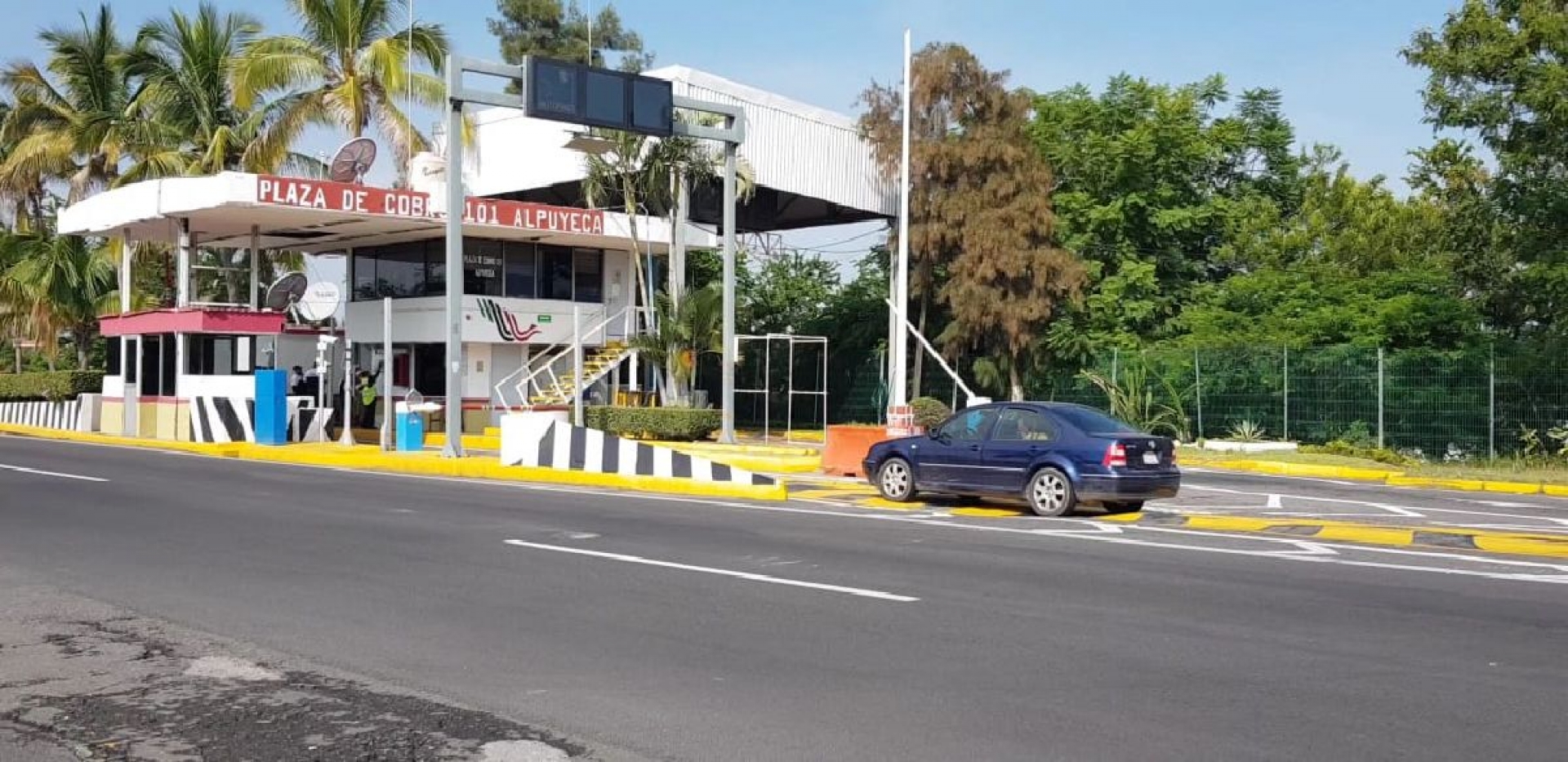 Mantienen presencia policiaca en caseta de Ahuehuetzingo
