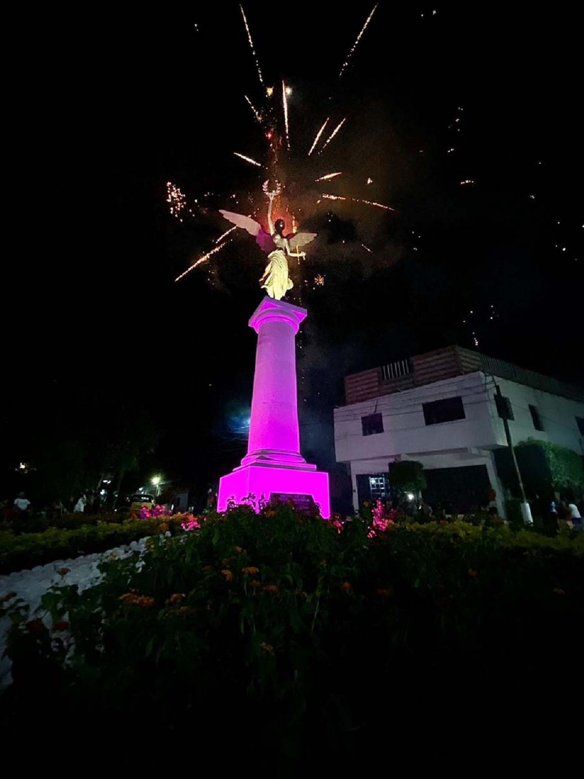 Inauguran escultura en la colonia Independencia de Jojutla