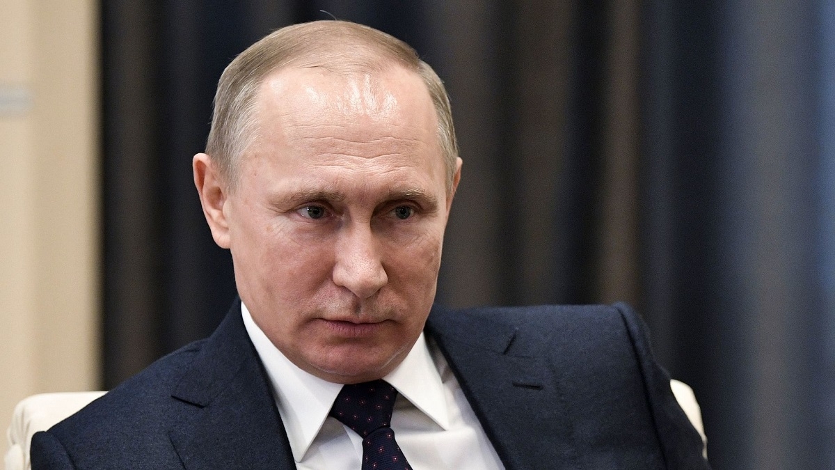 Vladímir Putin llega a Siria y autoriza la retirada de parte de las tropas rusas del país árabe