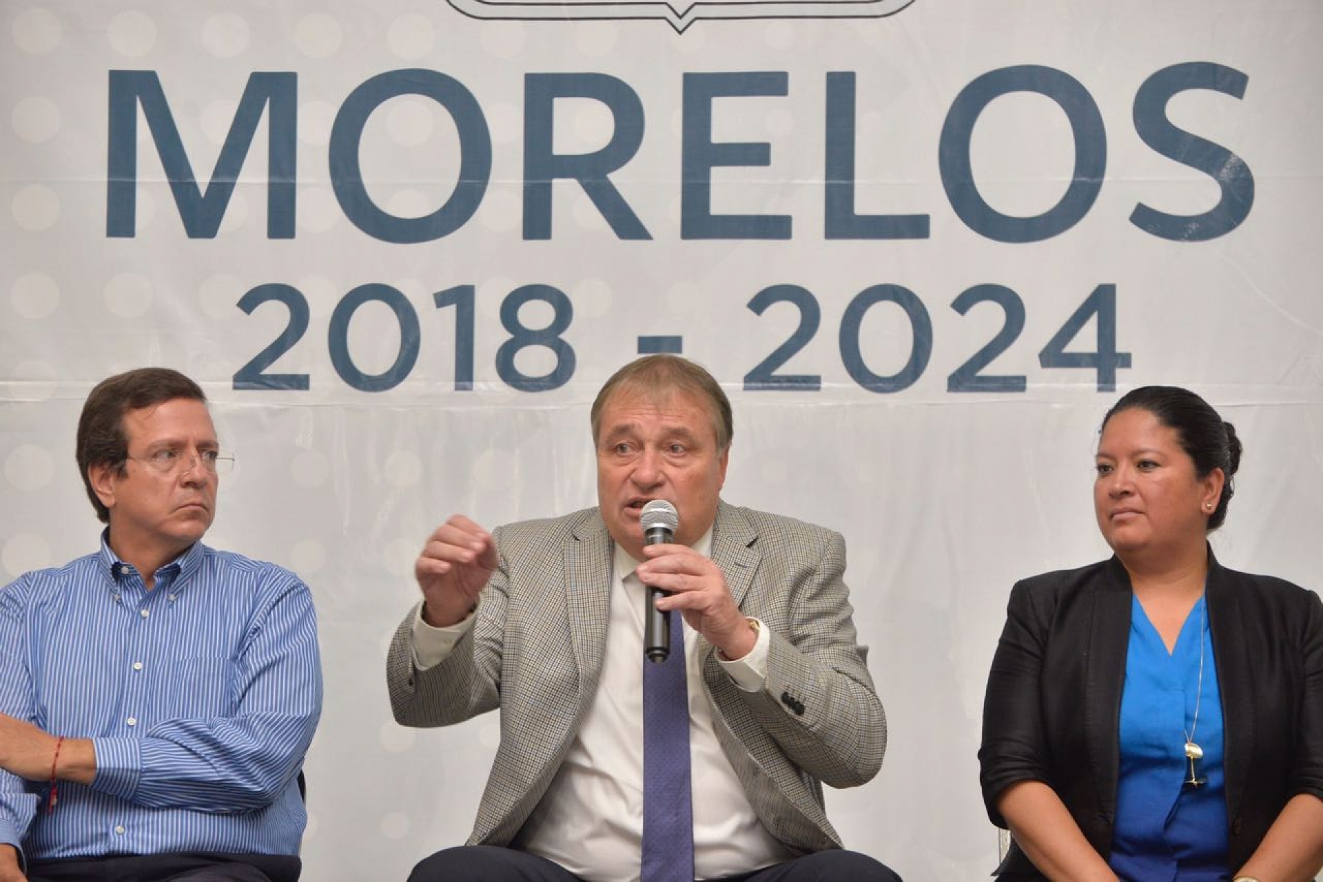 Llama comisión de transición a que se entregue información requerida