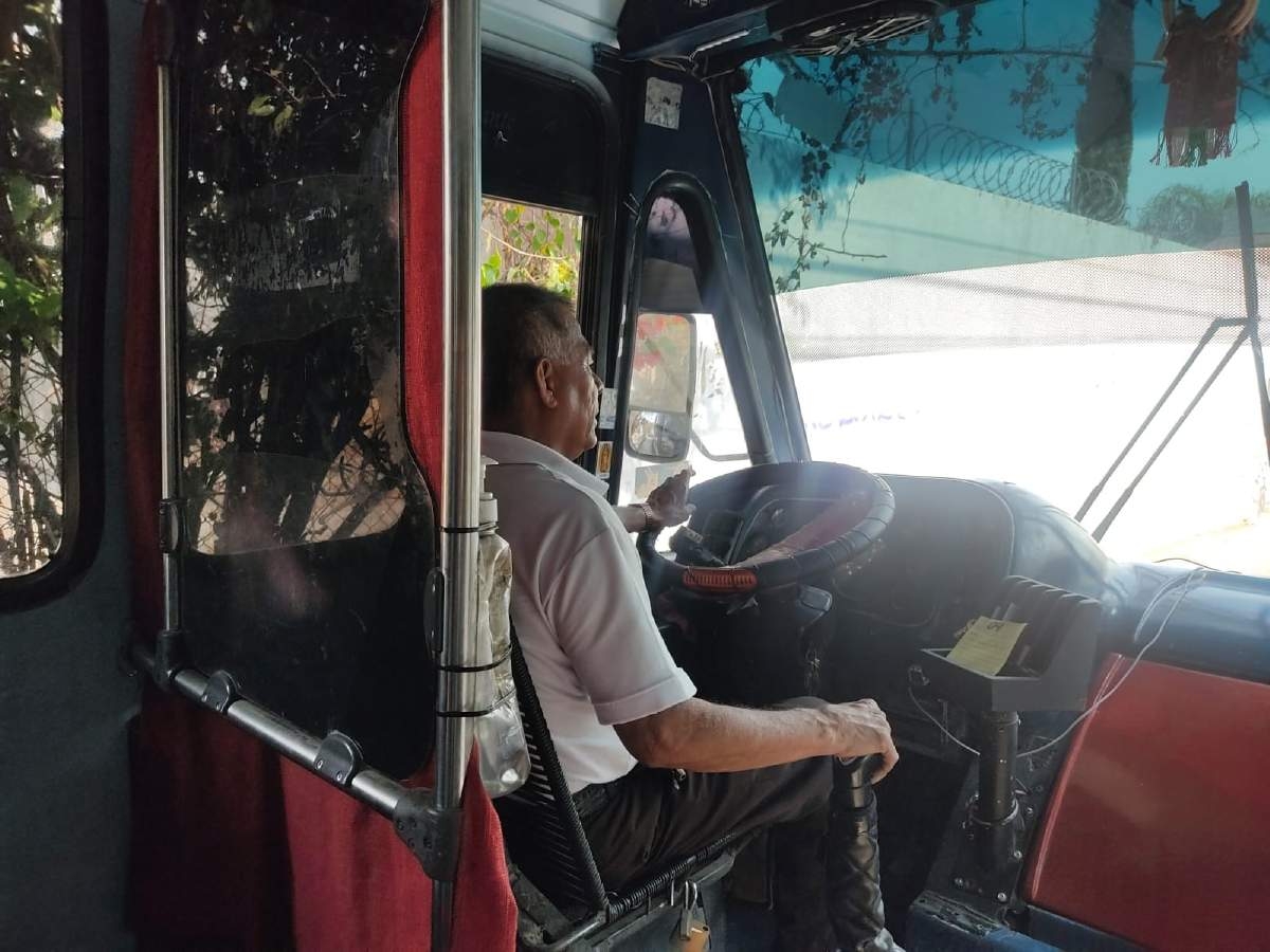 Por falta de estudios trabaja como operador