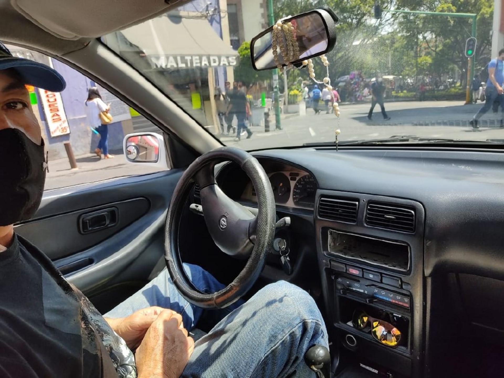 Trabaja doce horas pero solo obtiene 100 pesos diarios