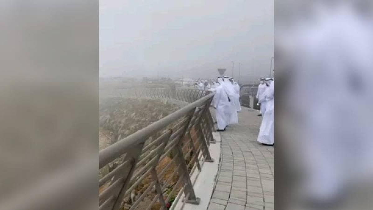Emiratos Árabes "crea lluvia artificial" para controlar ola de calor