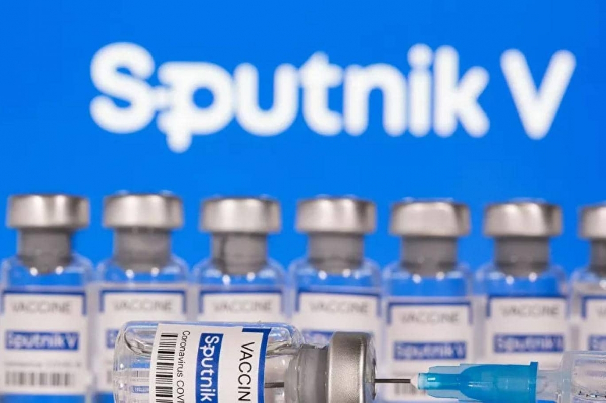 Personas vacunadas con "Sputnik V" ya no contagian, afirma Rusia