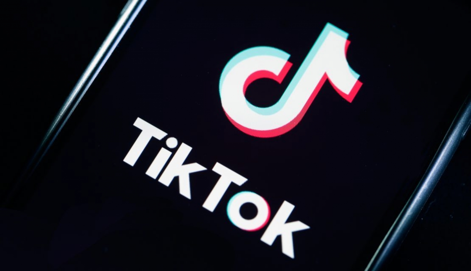 TikTok se retirará de Hong Kong y EU estudia prohibir la red social