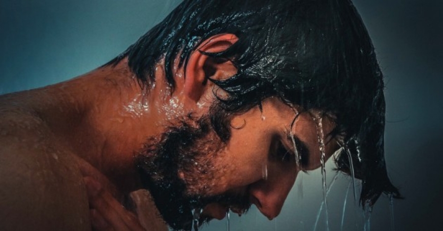 Así es cómo debes de lavarte el cabello