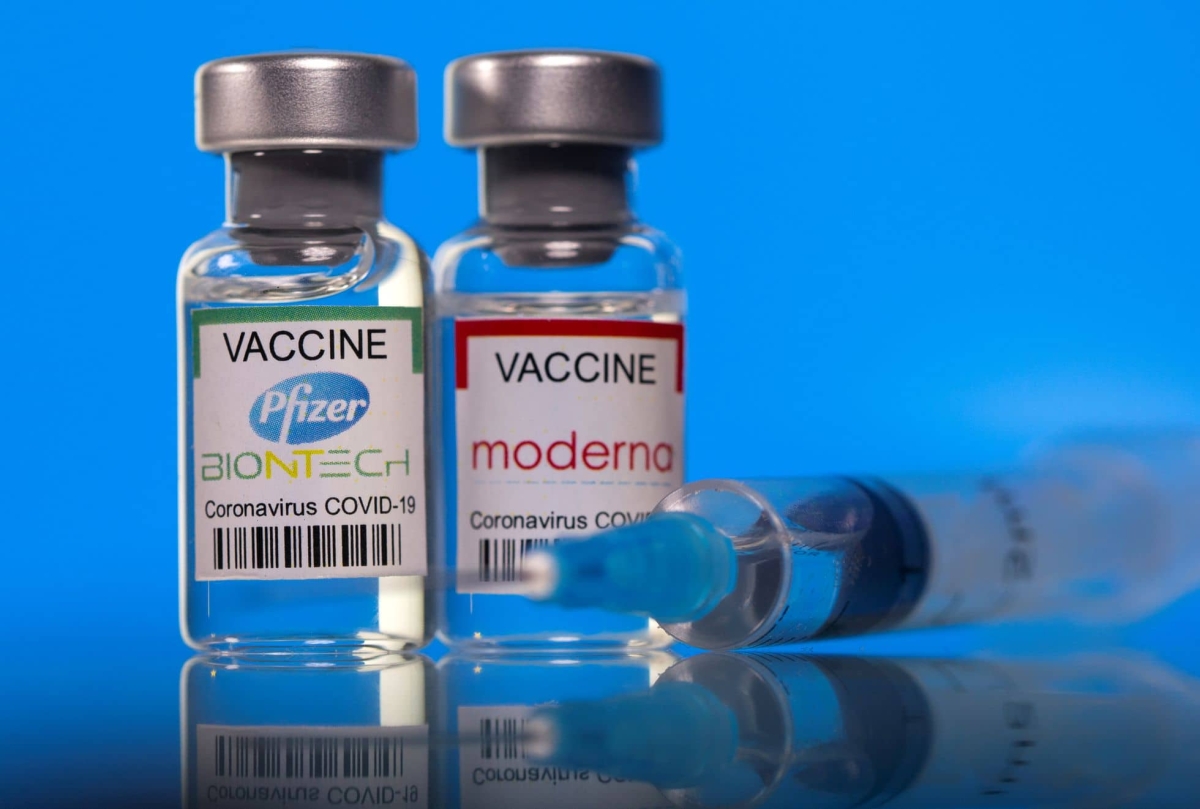 Estados Unidos aprueba tercera dosis de vacuna COVID de Pfizer y Moderna