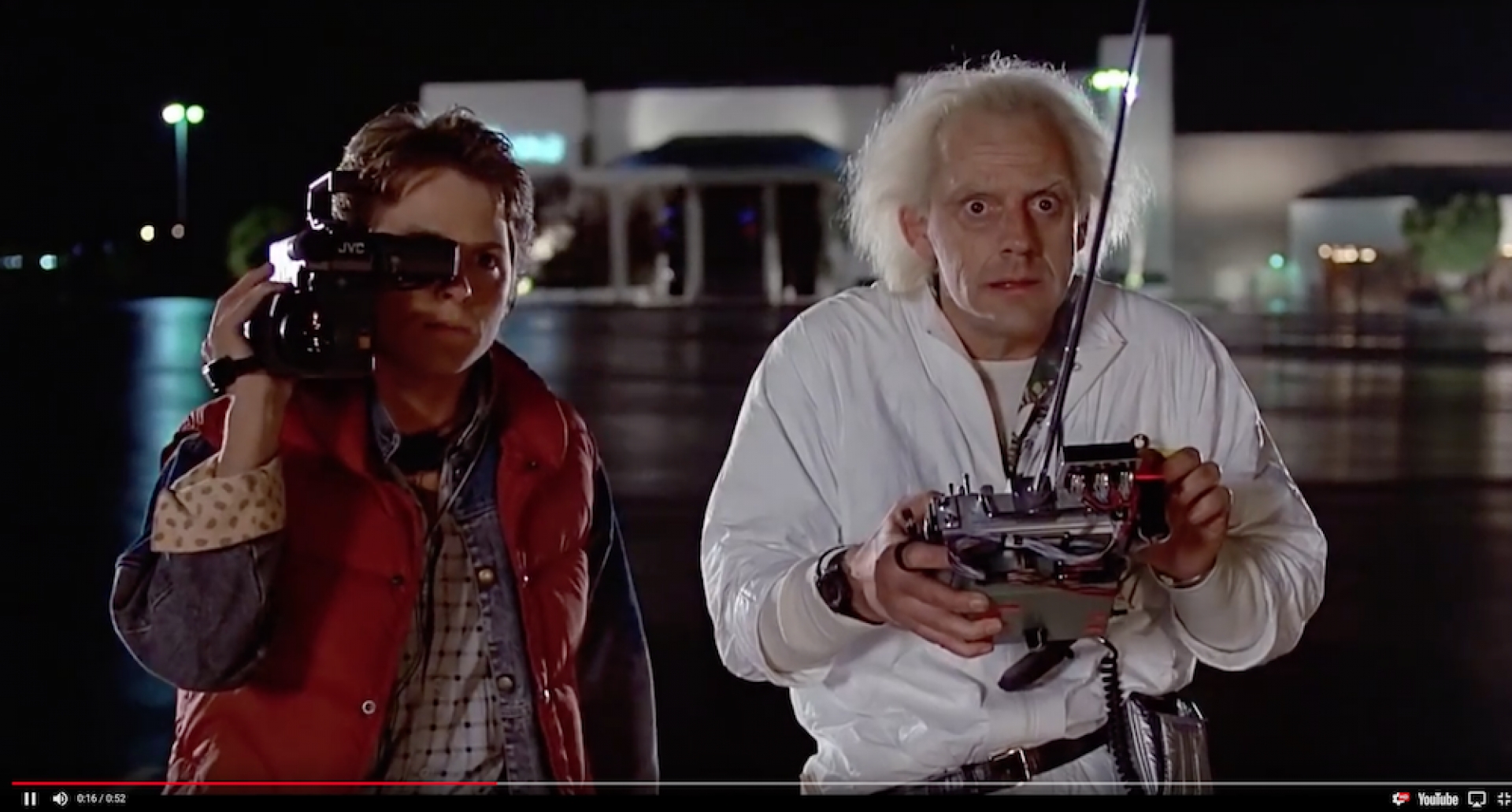 VIDEO: ¡WOW! Recrean escena de 'Volver al Futuro' con el Cybertruck de Tesla