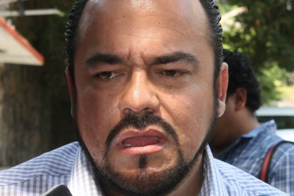 Julio Espín ya es coordinador de los diputados perredistas