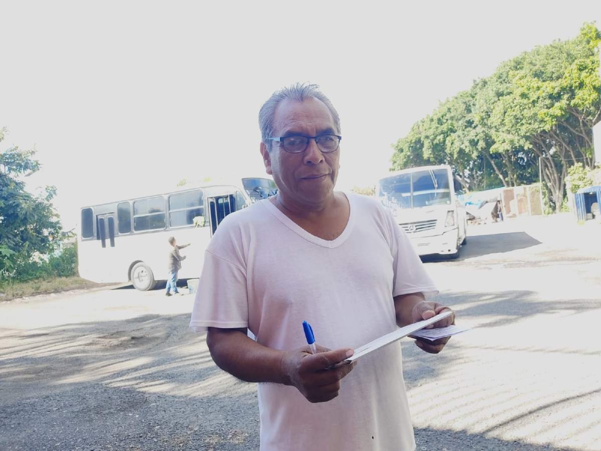 De chofer a checador de rutas