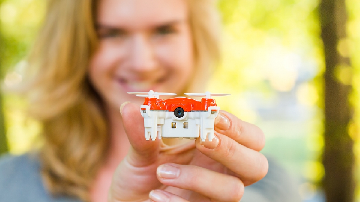 Conozca al que podría ser el drone más pequeño del mundo