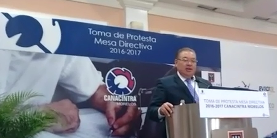 Toma protesta presidente nacional de Canacintra a integrantes de la mesa directiva en Morelos