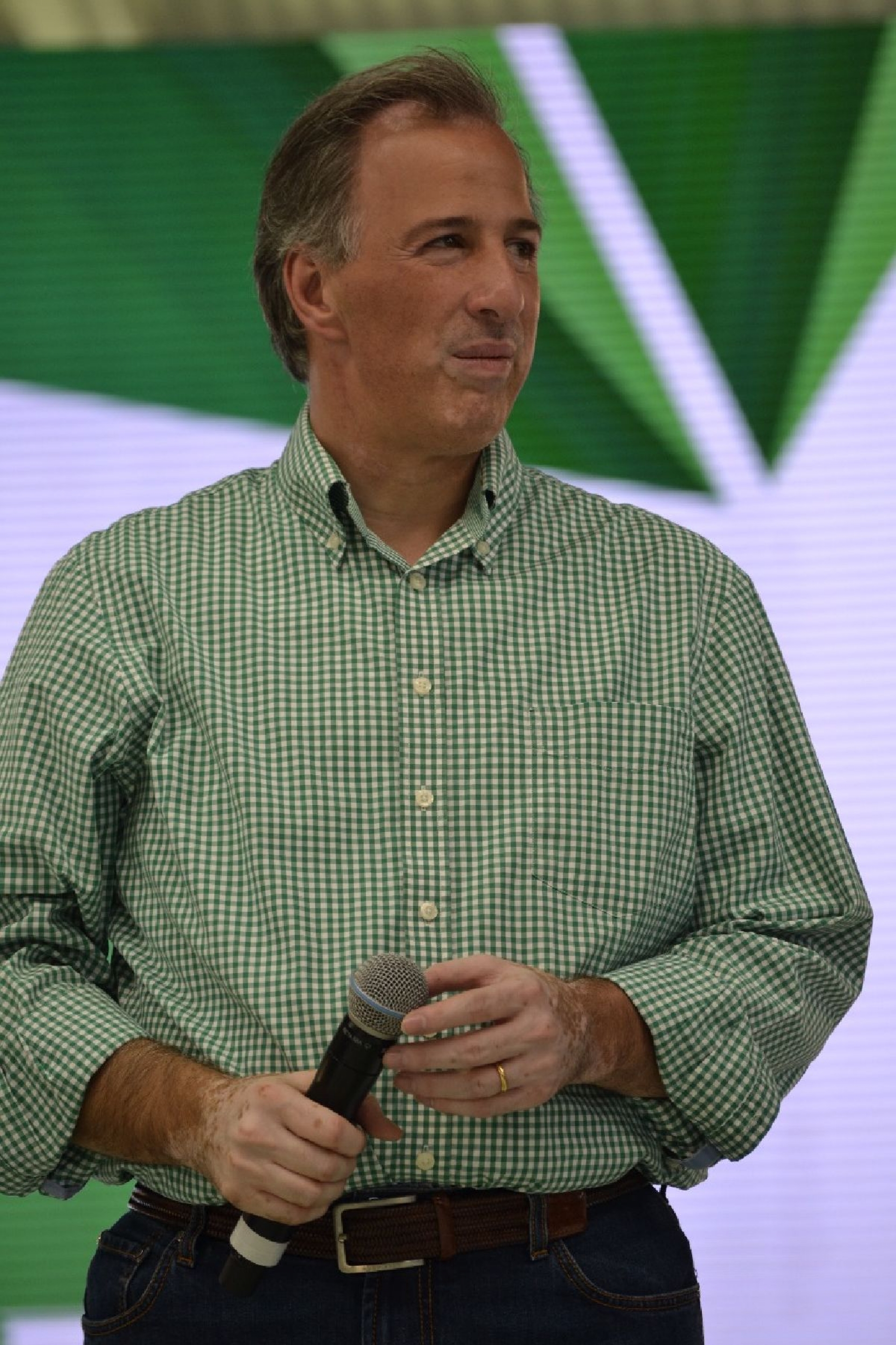 Meade Kuribreña, seguro de ganar, porque “ofrece certeza”
