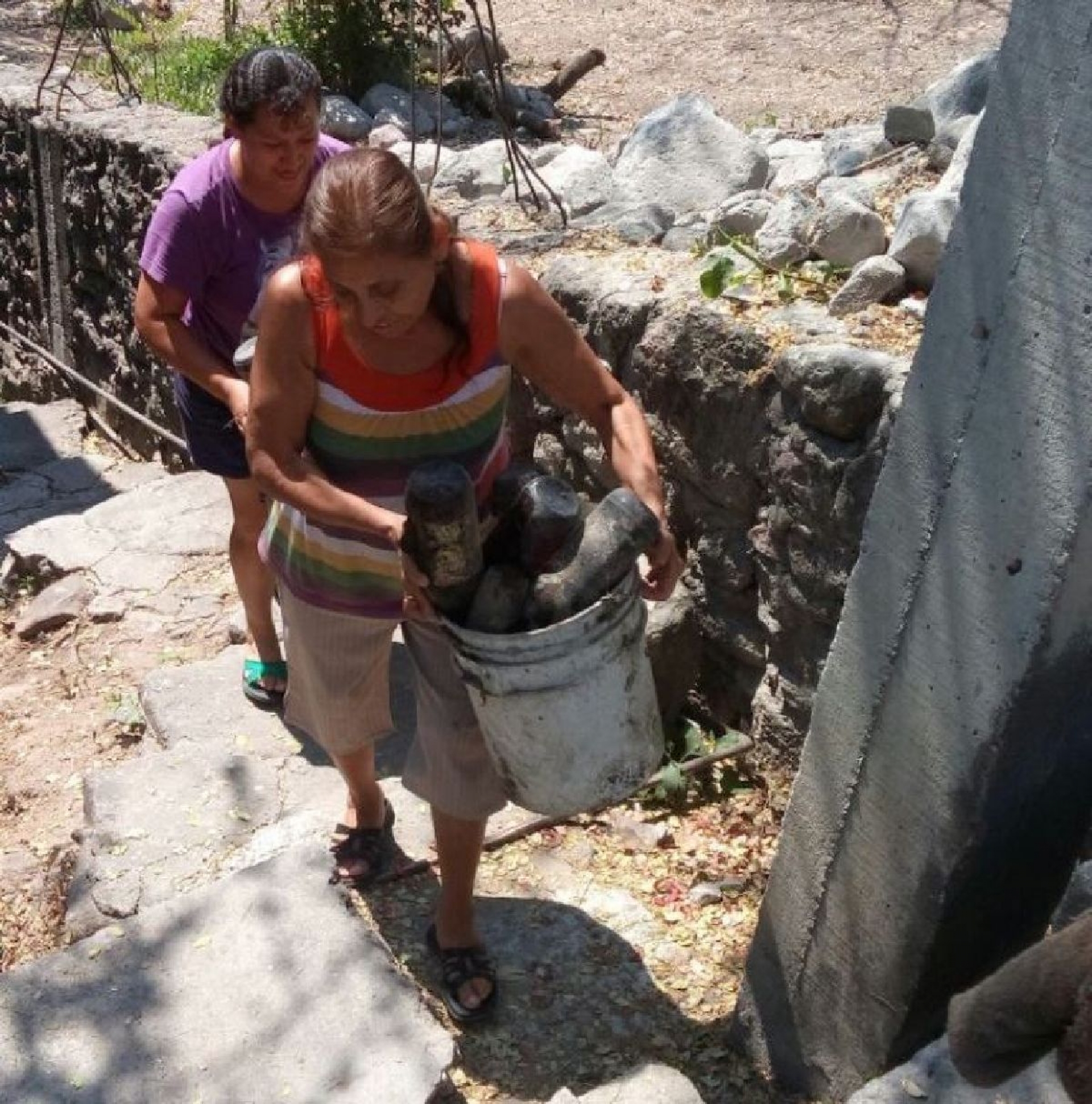 Llaman a mantener hogares libres de criaderos de mosquitos