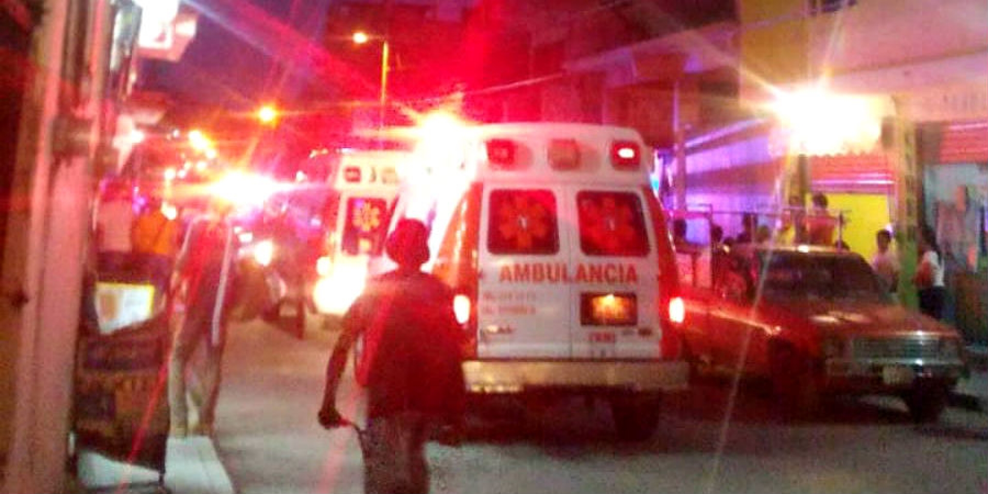 Asesinan a tiros a dos hombres y una mujer dentro de un bar en Jiutepec