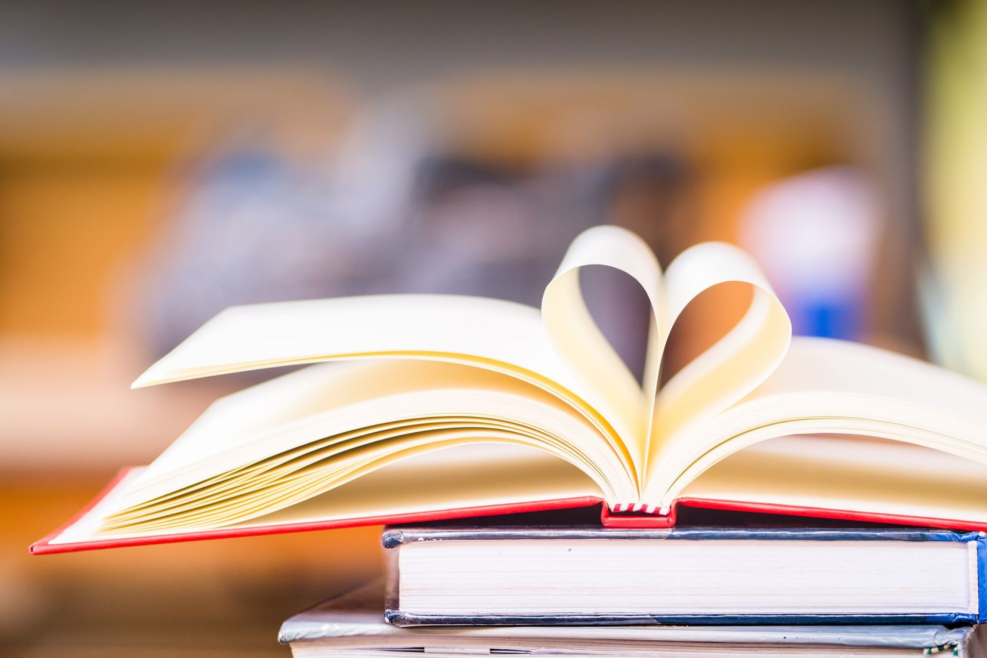 Presentan tres libros sobre comunidades morelenses