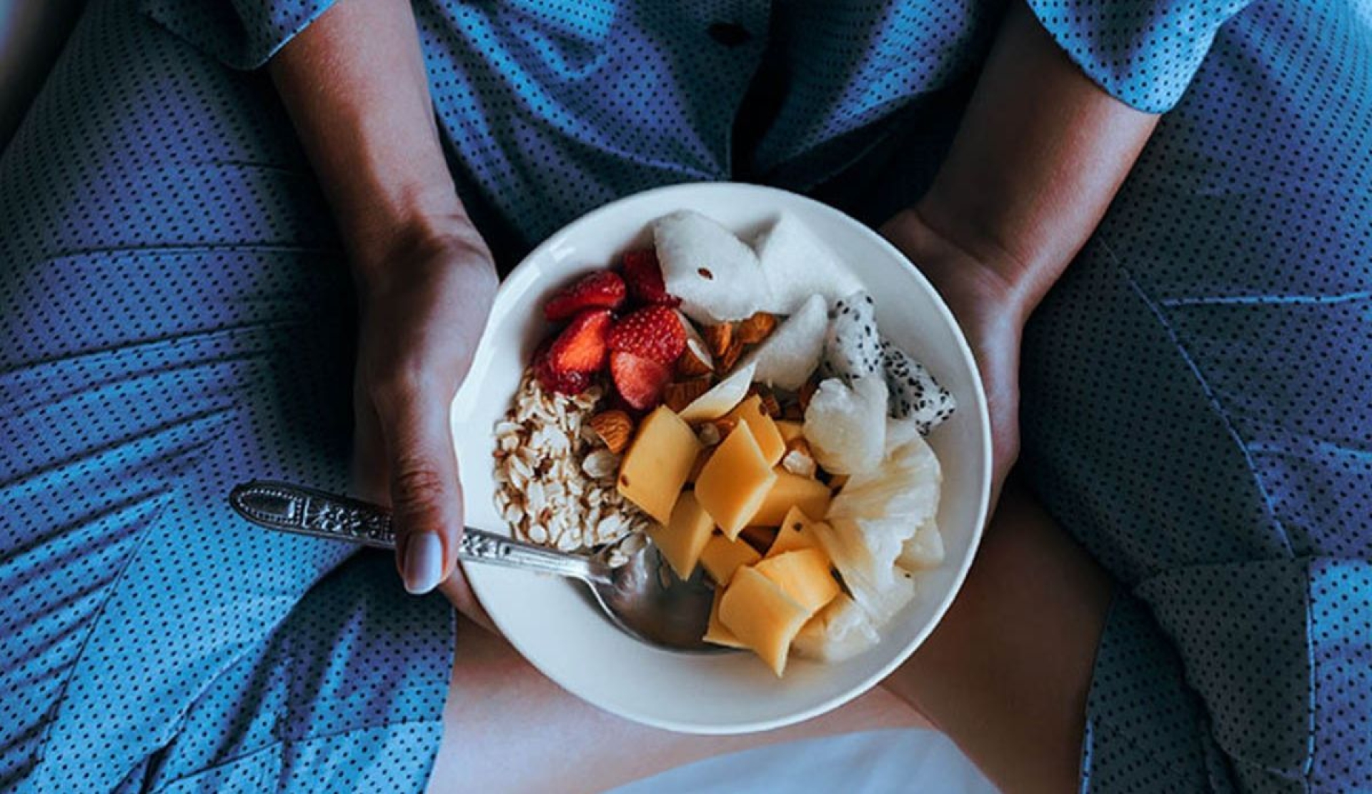 Cenar solo fruta: beneficios, riesgos y recomendaciones