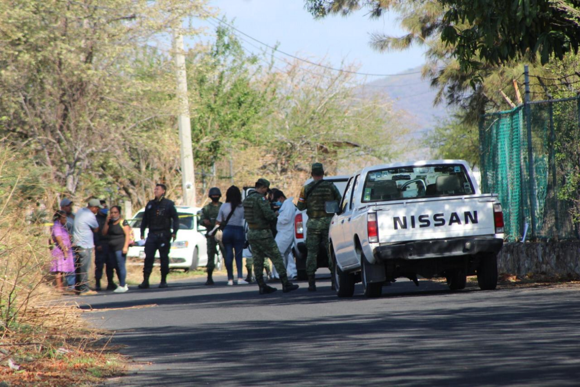 Balean a un albañil en presencia de su esposa
