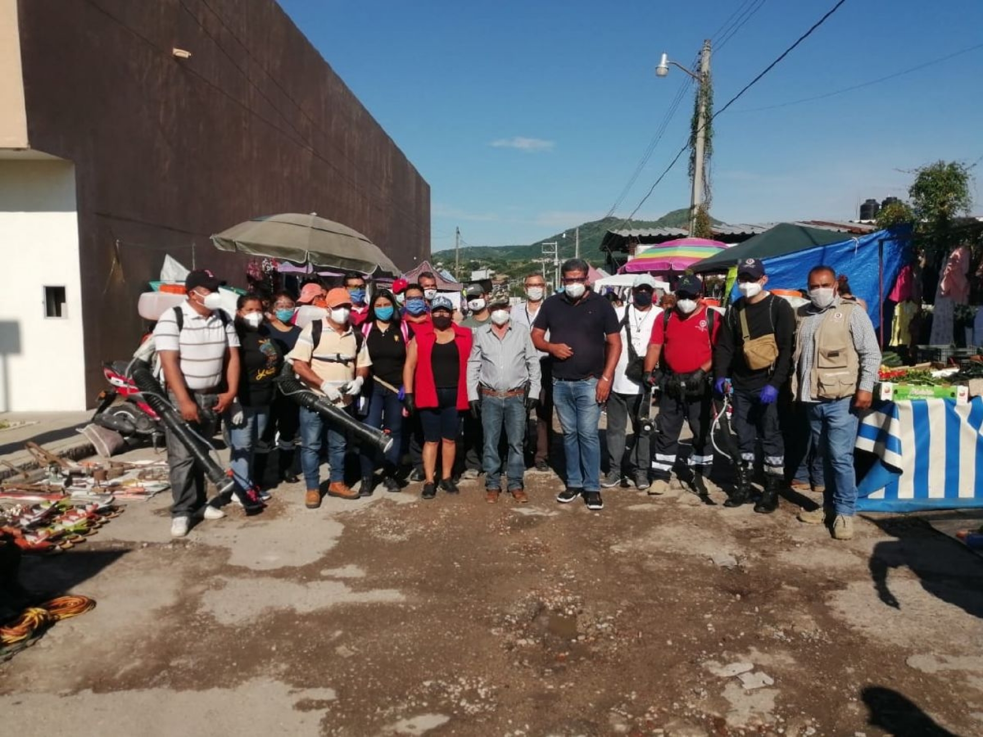 Realizan sanitización en tianguis de la colonia Huizachera