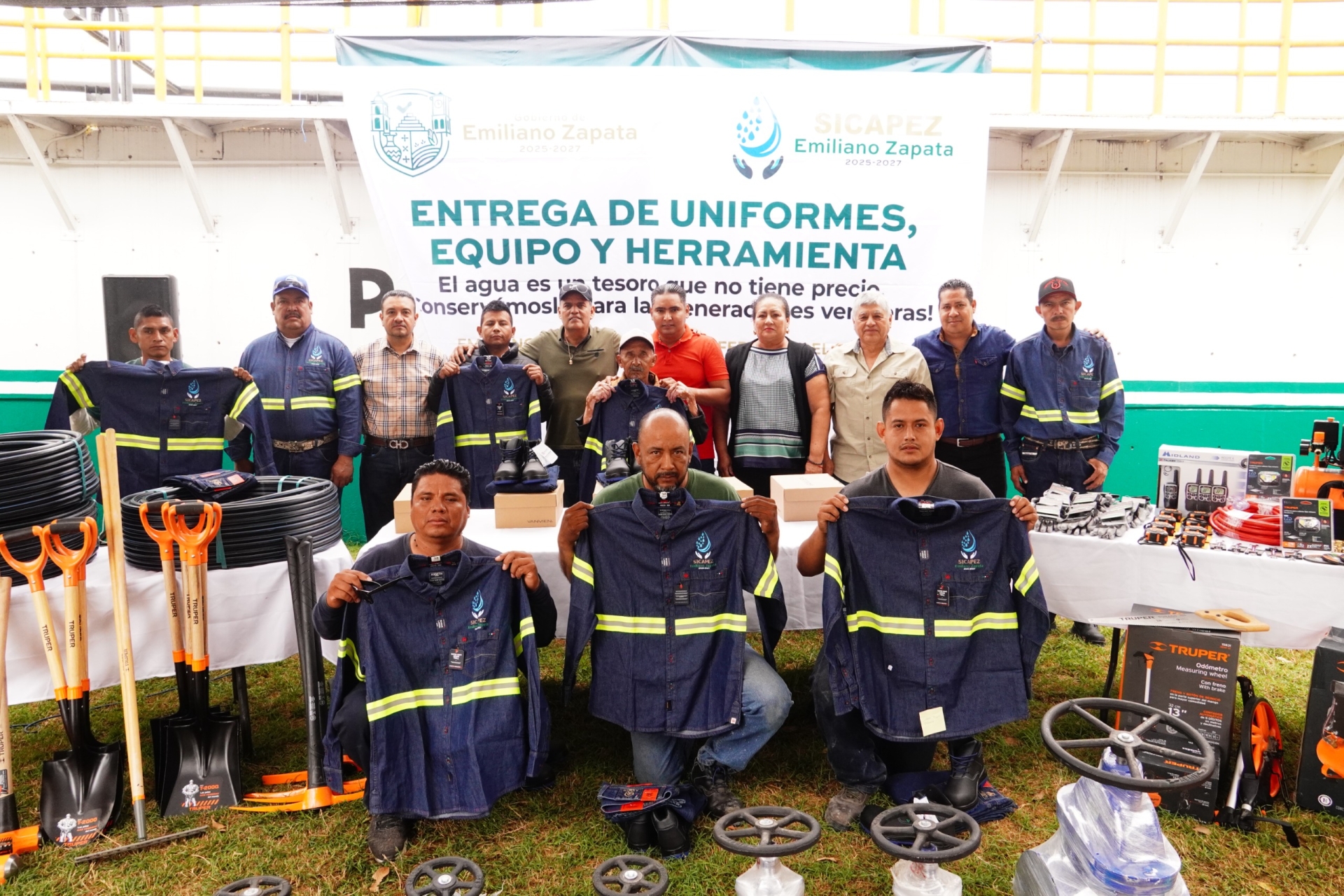 Ayuntamiento de Emiliano Zapata entrega material y equipamiento al Sicapez