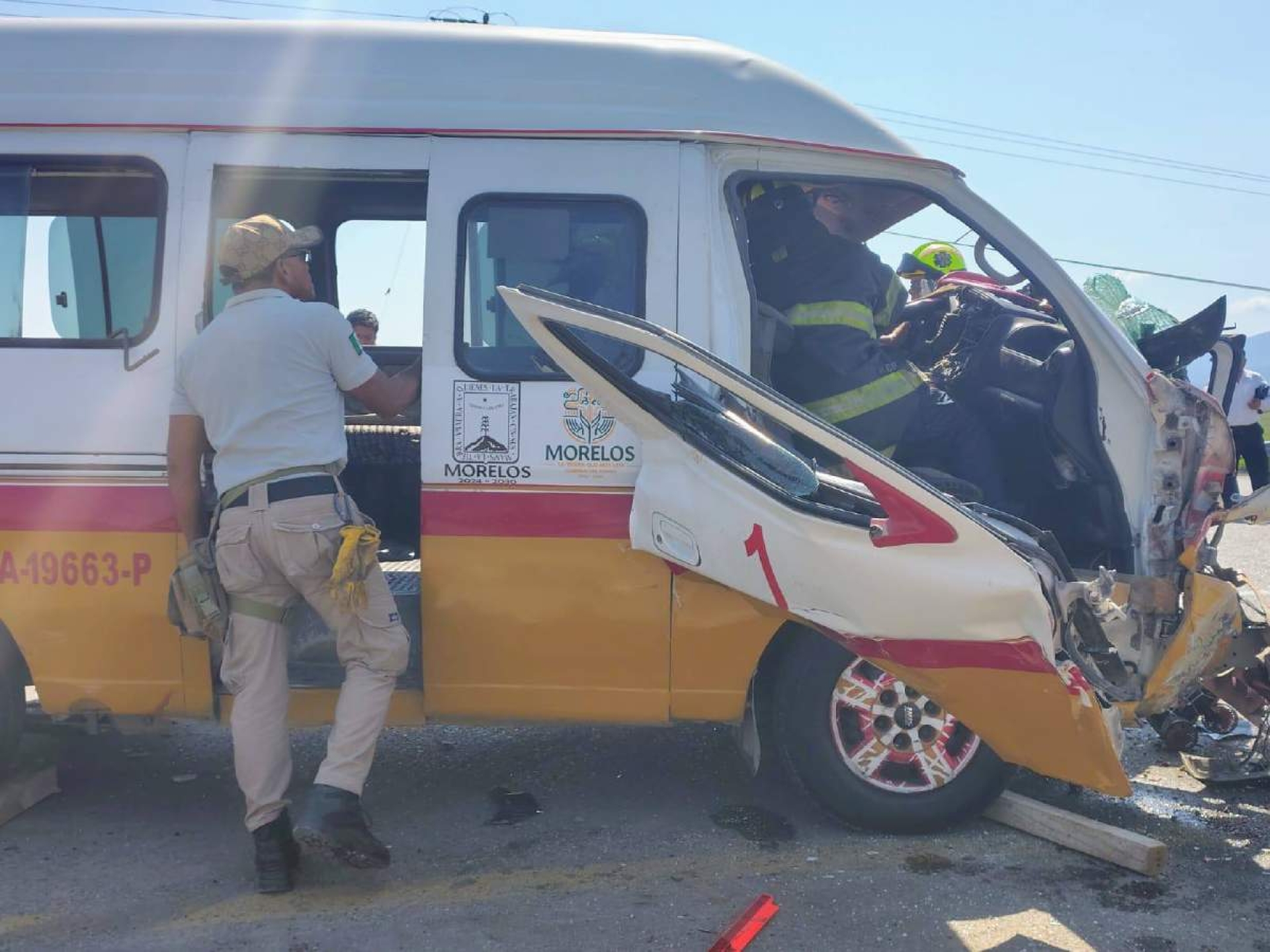 Siete lesionados en aparatoso accidente